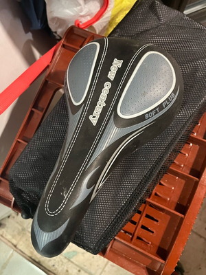 Anatomical bicycle saddle like new