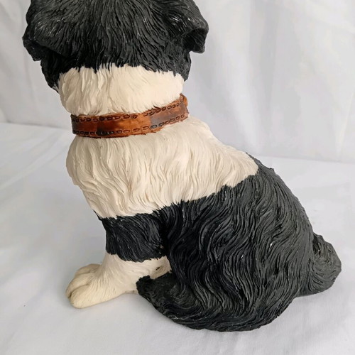 Decorative dog made of resin like new 13×13