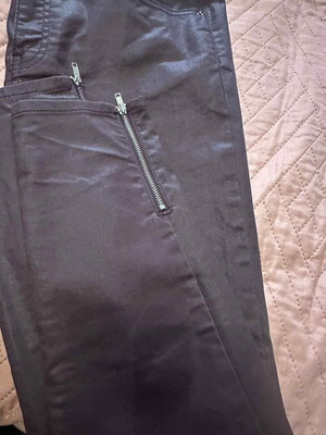 Elastic leggings pants like new, sizes M and L