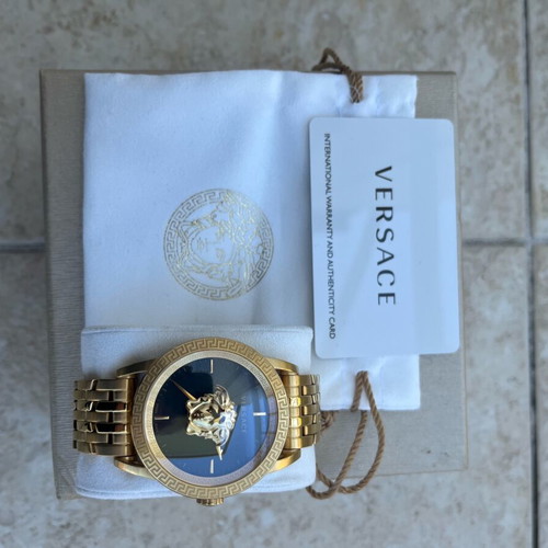 Versace VERD00819 unisex watch like new, gold color
