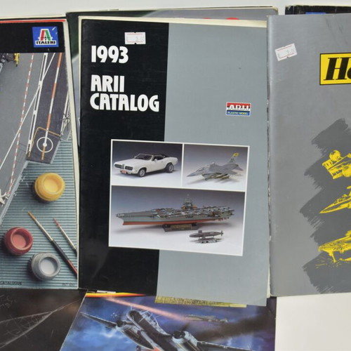 Modeling catalogs used, pack with Revell, Italieri, Heller, Airfix, Matchbox, Humbrol