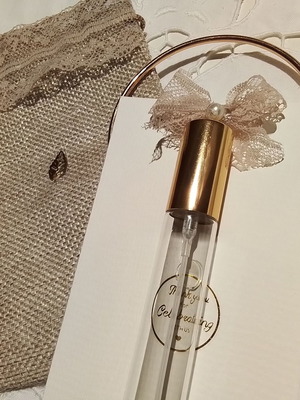 Wedding gift favors set of 4 with handmade clean musky perfume