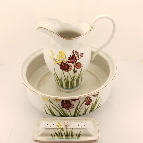 Lagoumano enamel washbasin set with soap dish, 1920s, like new