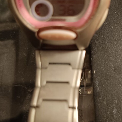 Electronic watch like new, suitable for children learning to read time
