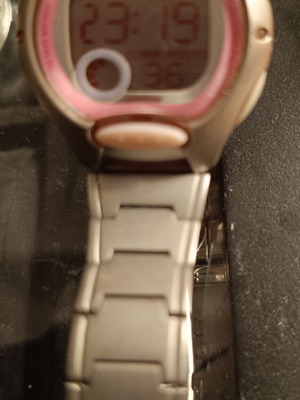Electronic watch like new, suitable for children learning to read time