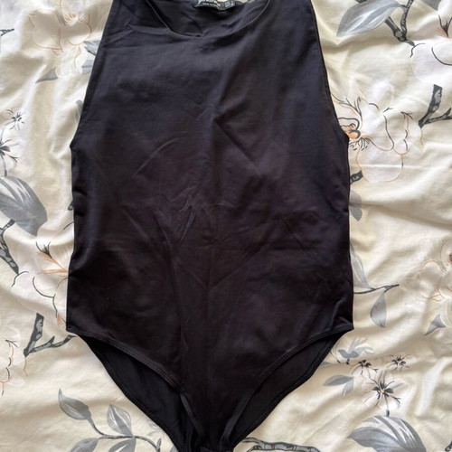 Stradivarius black bodysuit like new, size M