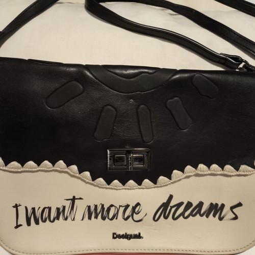 Desigual crossbody bag used with a mark, 25x18x7 cm