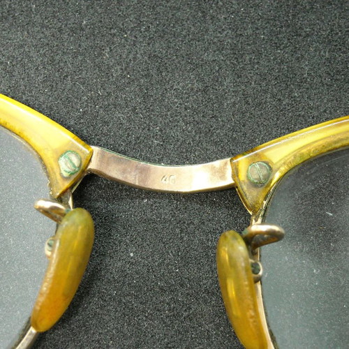 Antique women's butterfly glasses with case in good condition