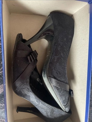 Black Pumps Size 38 Like New