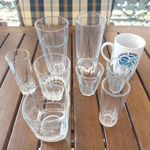 Glasses and mug used, set of 9 pieces