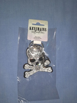 Skull Keychain new with tag