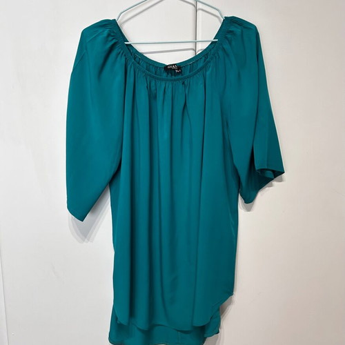 Green sleeve blouse like new, sizes 2XL-3XL