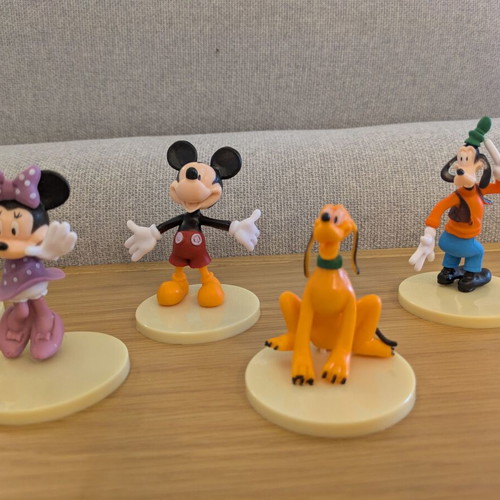 Disney hero figures like new, cake decoration set