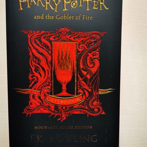 Harry Potter Gryffindor House Edition paperback set like new