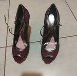 Peep Toe Paris Hilton Shoes like new, purple, size 36