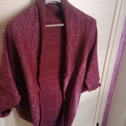 Burgundy cardigan with short sleeve like new, size M