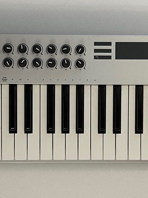 Midi Keyboard E-MU Xboard 49 like new