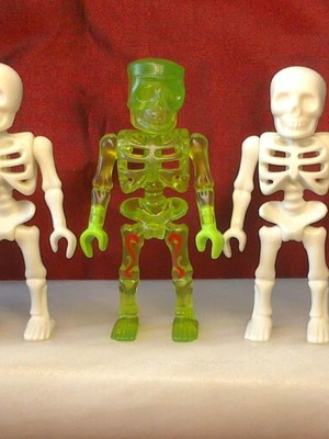 Playmobil skeleton figures set of 7 like new