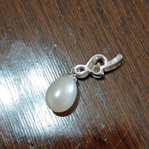 Silver pendant with pearl and zircon 2 cm