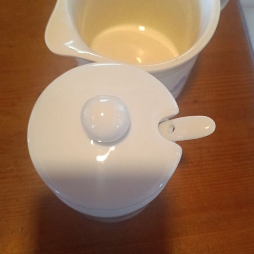 Tea and coffee set like new with creamer and sugar container