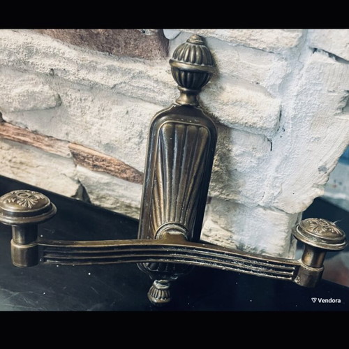 Double brass hanger new, vintage style with flower decoration