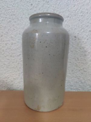 Vase VARENE TILHES PARIS used with small peeling