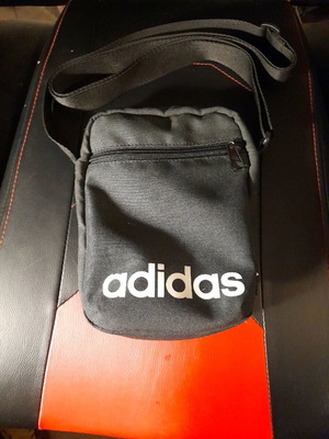 Τσαντάκι ώμου Adidas αυθεντικό μαύρο, καινούργιο