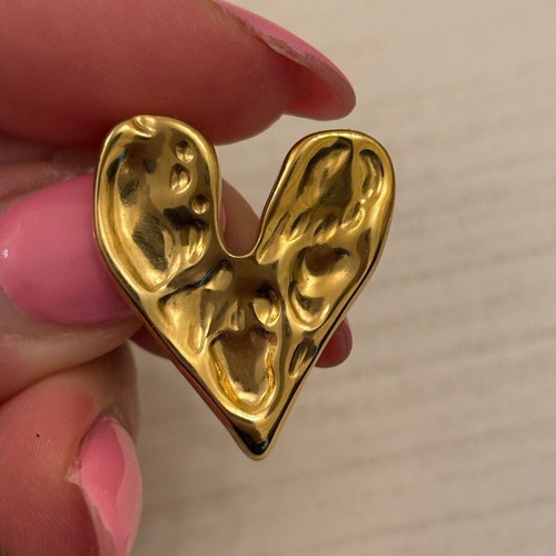 Heart Earrings new, stainless steel stud hearts 3cm gold color