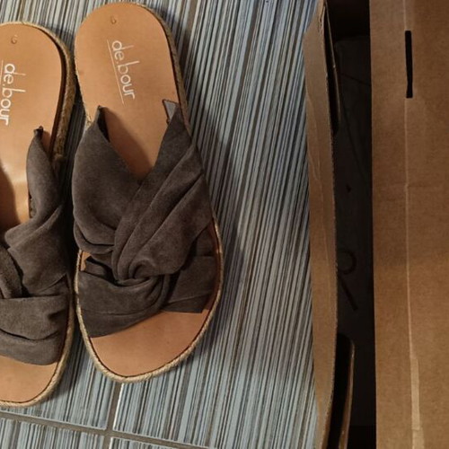 Debour handcrafted leather slippers like new, size 39, multicolor