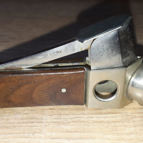 Old functional cigar cutter
