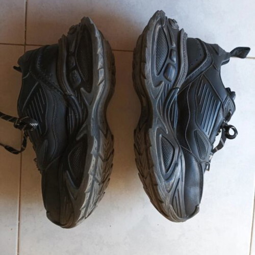 Buffalo black chunky platform sneakers, size 40