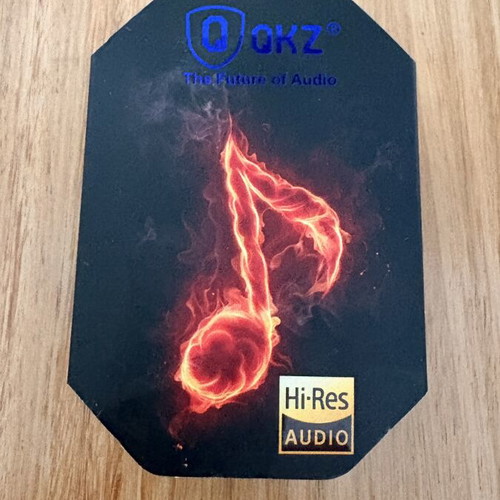 QKZ Hi-Res In-Ear monitors σαν καινούργια με αποσπώμενο καλώδιο και θήκη