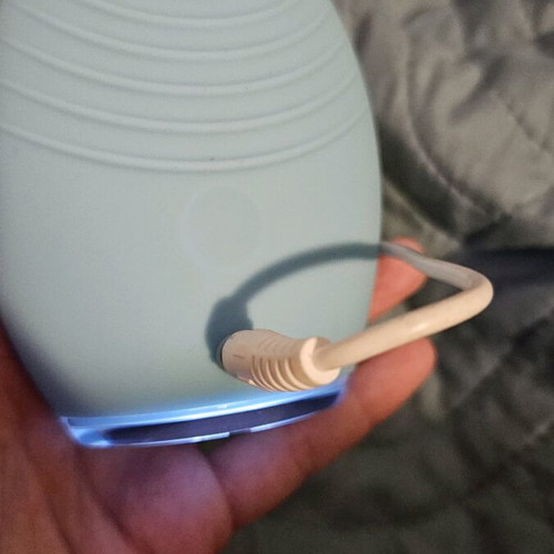 Foreo Luna 3 sonic cleansing device like new with anti-wrinkle effects