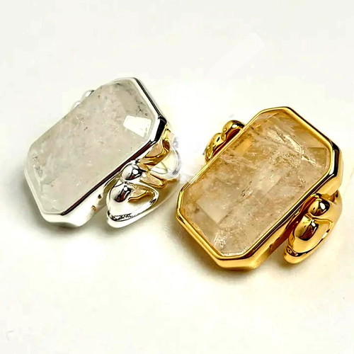 Women's ring new with natural crystal, massive, jewelry alloy