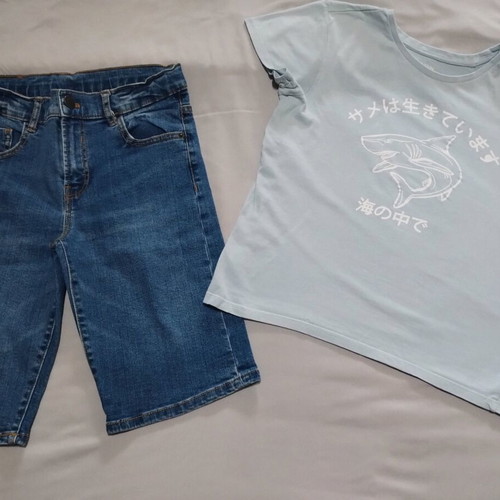 Jean Bermuda and Tshirt No 10 like new, blue