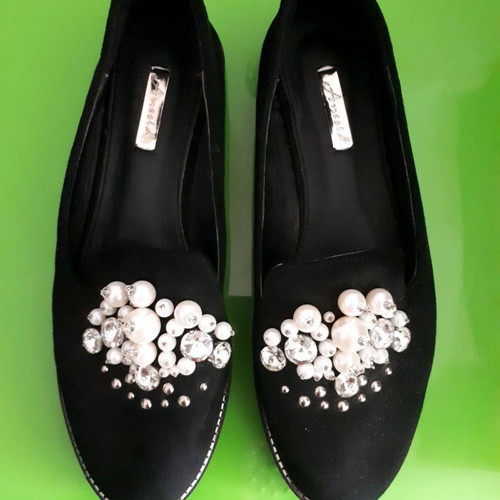 Flat shoes new black with pearls and rhinestones
