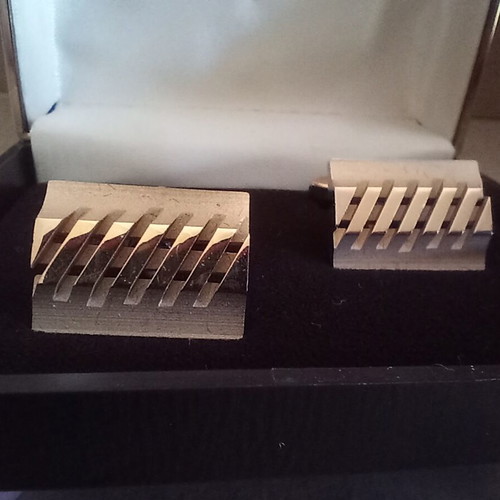 Oroflix cufflinks new, classic gold