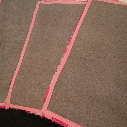 Room rugs like new, pack of 3 pink pieces