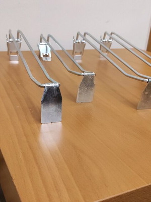 Двоен кука с метален стебло