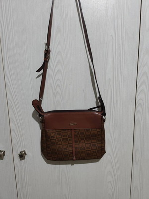 Kem crossbody bag like new