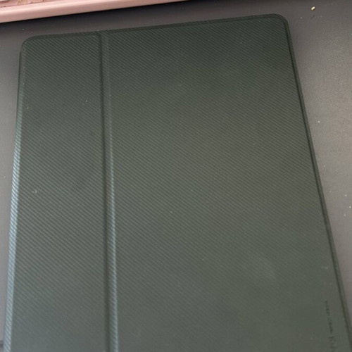 Apple iPad Pro 2017 10.5" like new with WiFi, case and Apple Pen