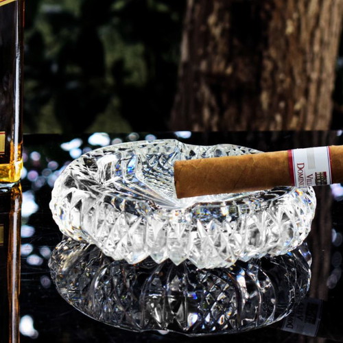 Crystal round ashtray used for cigars and cigarettes