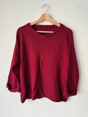 Loose Fit Sweater like new, red, one size