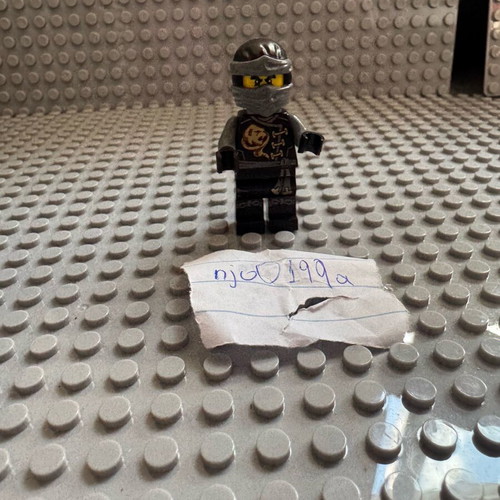 Lego Minifigure Ninjago Cole Skybound with Neck Bracket and Modified Tile like new