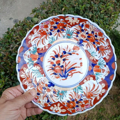 Imari antique plate 19th century, like new, 25 cm diameter
