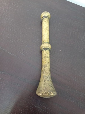 Large brass mortar pestle used, very good condition
