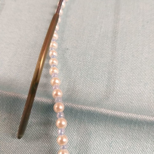Glasses chain with white pearls and blue beads in silver color