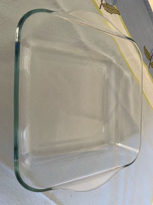 Premia Glass heat-resistant baking dish new Tupperware