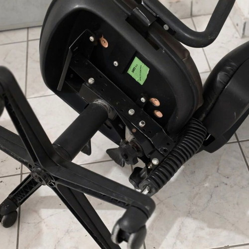 SATO office chair and drawer unit used