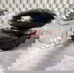  Δύο συλλεκτικά κρυστάλλινα μπουκαλάκια αρώματος VERSACE, 50 και 30 ml. Χωρίς το περιεχόμενο